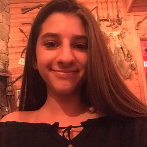 Meet your Posher, Adriana